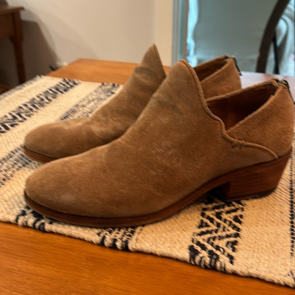 Frye boot company size 9 suede shoe, good condition